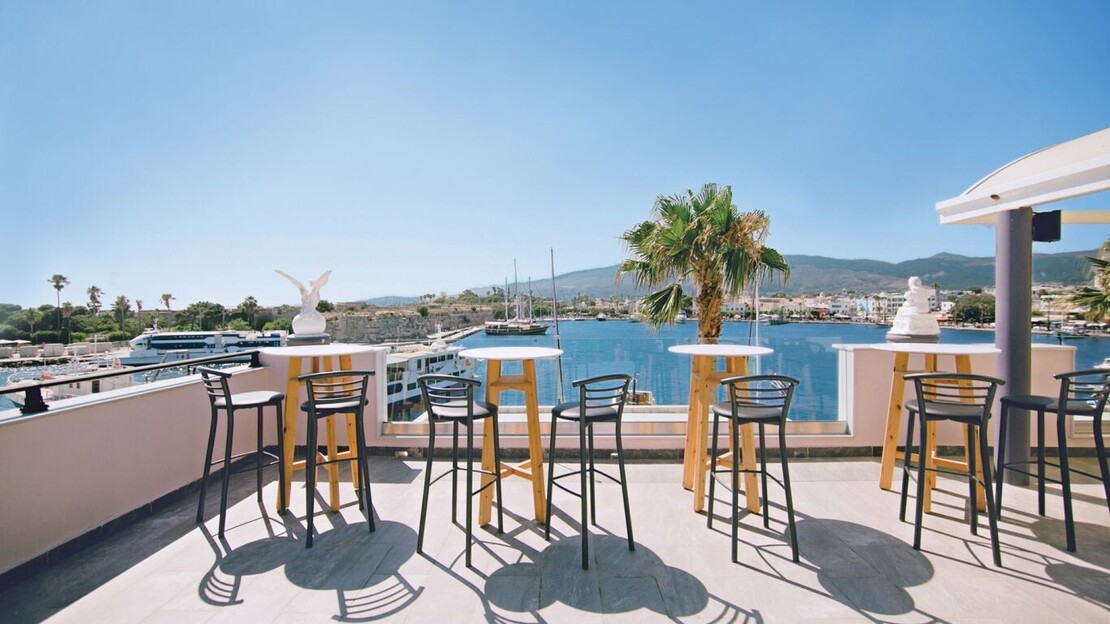 Kosta Palace City Hotel